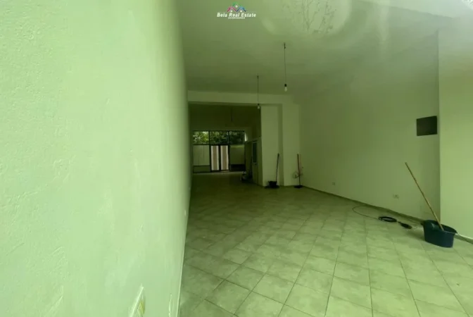 Tirane, jepet me qera dyqan Kati 0, 100 m² 840 € (Rruga Loni Ligori)