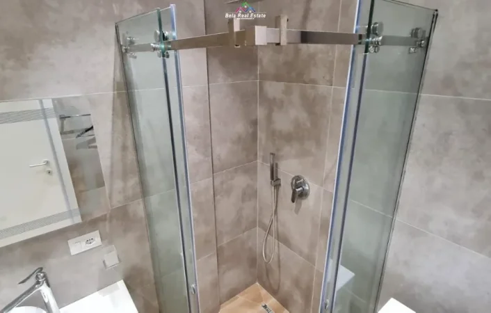 Tirane, jepet me qera apartament 2+1 Kati 2, 110 m² 1.200 € (Teg)