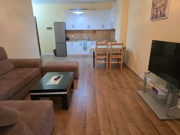 Tirane, jepet me qera apartament 2+1+Ballkon Kati 4, 100 m² 520 € (Prane Bar Artisti)