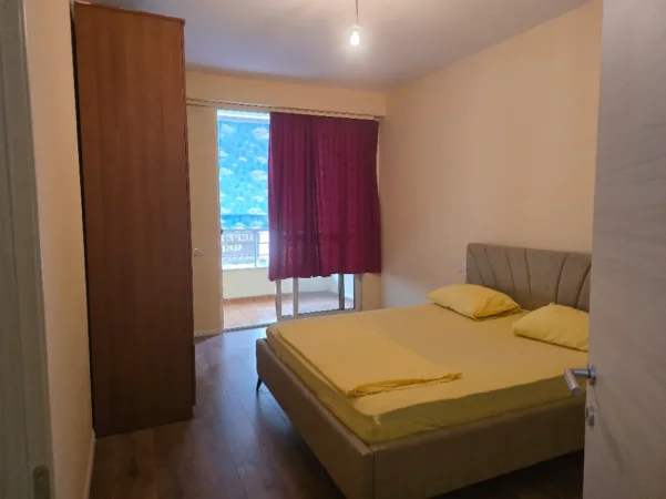 Tirane, jepet me qera apartament 2+1+Ballkon Kati 4, 100 m² 520 € (Prane Bar Artisti)