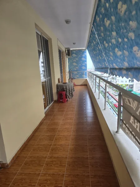 Tirane, jepet me qera apartament 2+1+Ballkon Kati 4, 100 m² 520 € (Prane Bar Artisti)