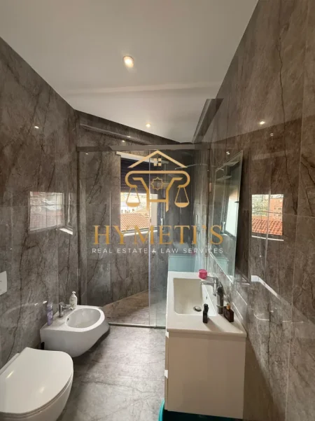 Tirane, shitet apartament 2+1+Ballkon Kati 2, 118 m² 370.000 € (Rruga e Durresit)