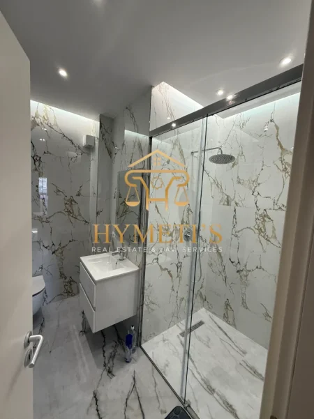 Tirane, shitet apartament 2+1+Ballkon Kati 2, 118 m² 370.000 € (Rruga e Durresit)