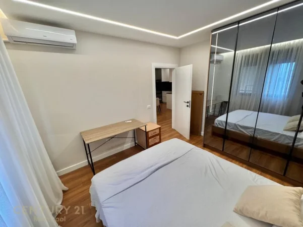 Tirane, jepet me qera apartament 2+1+Ballkon Kati 5, 99 m² 1.050 € 