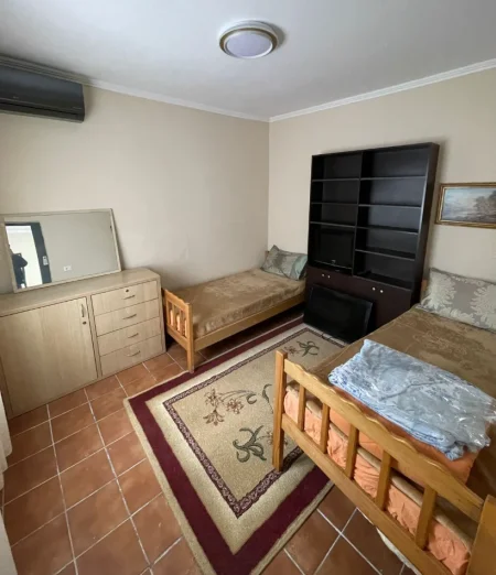 Tirane,Selite jepet me qera shtepi 2+1 Kati 0, 80 m² 40.000 (Kolë Paparisto)