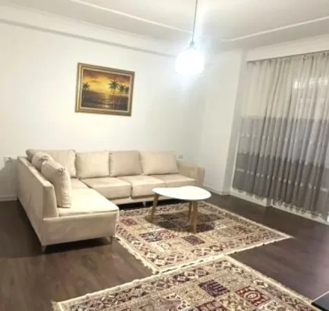 Tirane, jap me qera apartament 2+1+Ballkon Kati 2, 75 m² 570 € (Prane Bujtines se Gjelit)