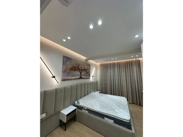 Tirane, jepet me qera apartament 2+1 Kati 8, 104 m² 1.500 € 