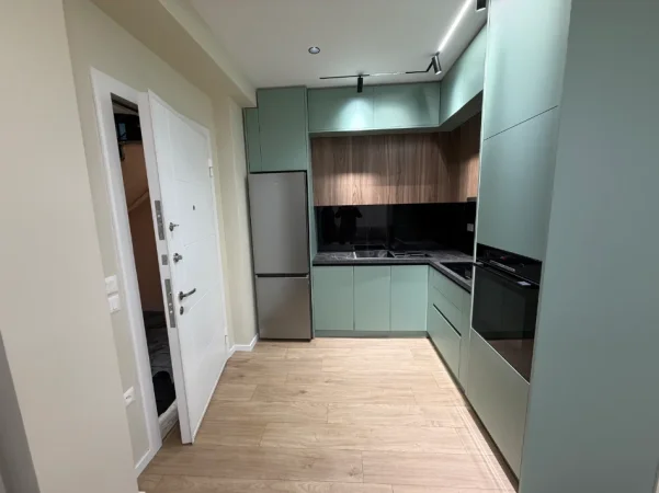 Tirane, jap me qera apartament 2+1+Ballkon Kati 1, 105 m² 650 € (Rruga Azem Galica Babrru)