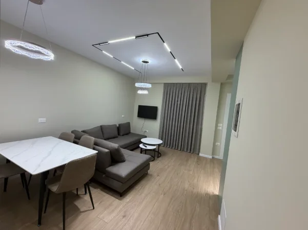 Tirane, jap me qera apartament 2+1+Ballkon Kati 1, 105 m² 650 € (Rruga Azem Galica Babrru)