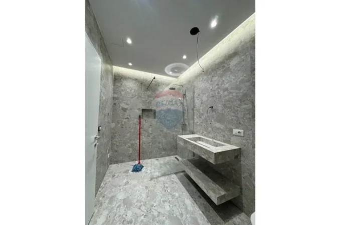 Tirane, shitet apartament , 121 m² 267.001 € 