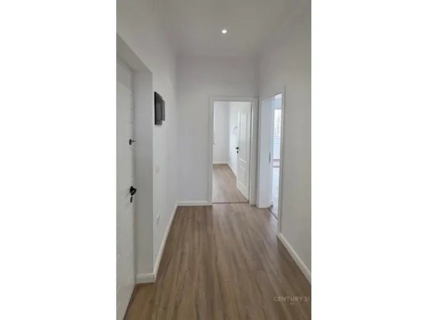 Tirane, shitet apartament 2+1 Kati 3, 58 m² 148.000 € (Rruga bardhyl)