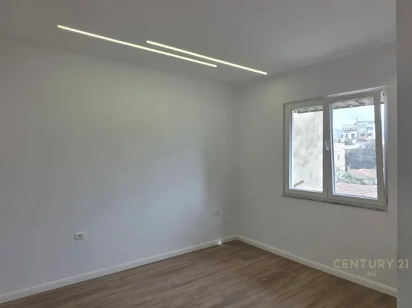 Tirane, shitet apartament 2+1 Kati 3, 58 m² 148.000 € (Rruga bardhyl)