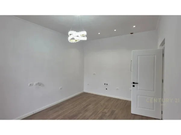 Tirane, shitet apartament 2+1 Kati 3, 58 m² 148.000 € (Rruga bardhyl)