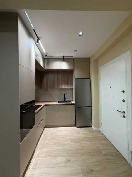 Tirane, jap me qera apartament 2+1+Ballkon Kati 1, 105 m² 650 € (Azem Galica Babrru)