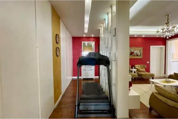 Tirane, shitet apartament , 150 m² 155.000 € 