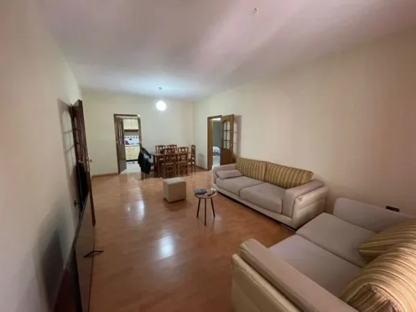 Tirane, shitet apartament 2+1+Aneks+Ballkon Kati 3, 114 m² 375.000 € (9 katshet)