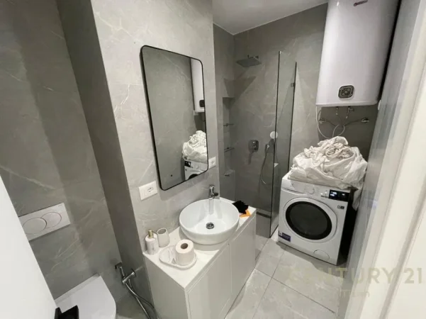 Tirane, jepet me qera apartament 2+1 Kati 8, 126 m² 1.800 € (lake view rruga e kosovareve)