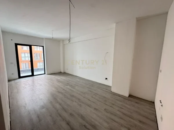 Tirane, shitet apartament 2+1+Ballkon Kati 3, 100 m² 161.000 € (astiri)