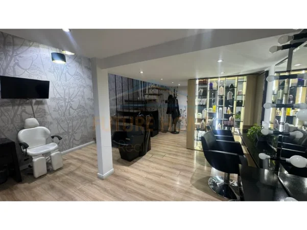 Tirane, jepet me qera ambjent biznesi Kati 0, 35 m² 400 €