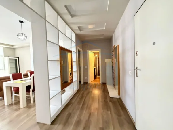 Tirane, jepet me qera apartament Kati 6, 92 m² 530 €