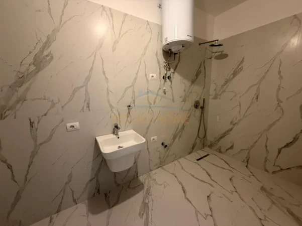 Tirane, jepet me qera apartament Kati 7, 105 m² 1.000 €