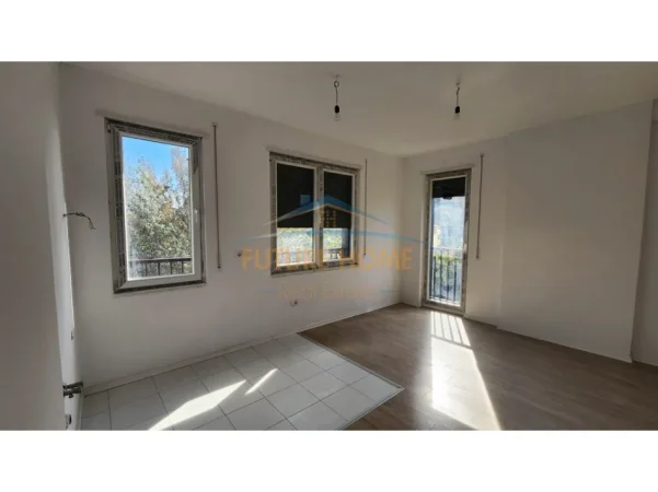 Tirane, jepet me qera zyre Kati 2, 62 m² 700 €