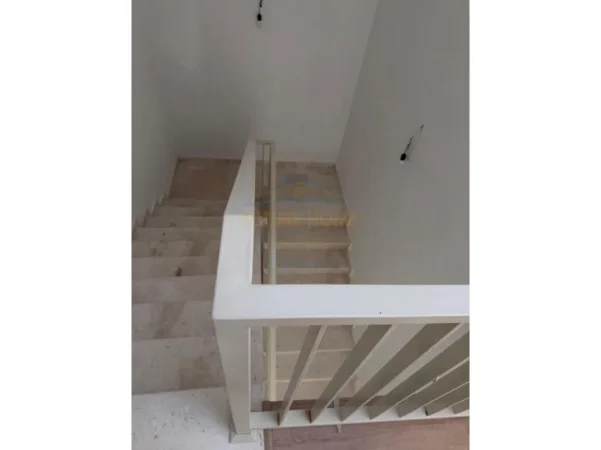 Tirane, jepet me qera Vile, 286 m² 2.500 €