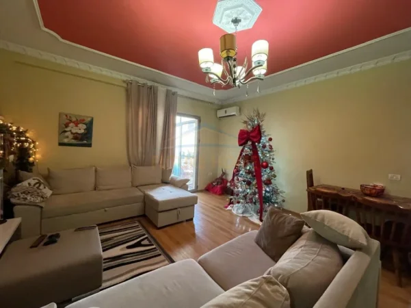 Tirane, shitet apartament Kati 4, 94 m² 270.000 €