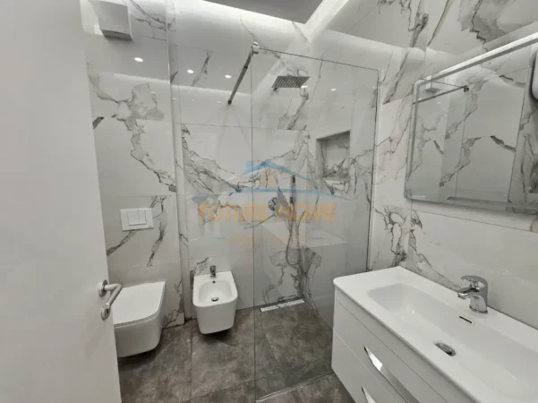Tirane, jepet me qera apartament Kati 5, 64 m² 850 €