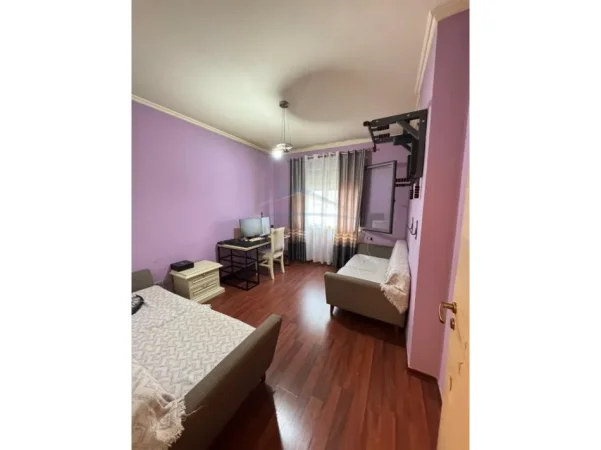Tirane, shitet apartament Kati 5, 89 m² 215.000 €