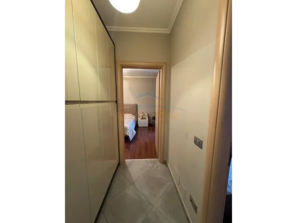 Tirane, shitet apartament Kati 5, 89 m² 215.000 €