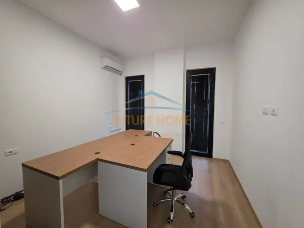 Tirane, jepet me qera zyre Kati 6, 65 m² 750 €