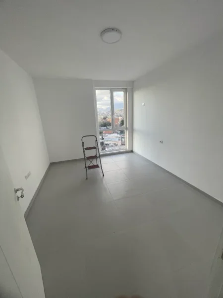 Tirane, jap me qera apartament 2+1+Ballkon Kati 5, 108 m² 40.000 leke