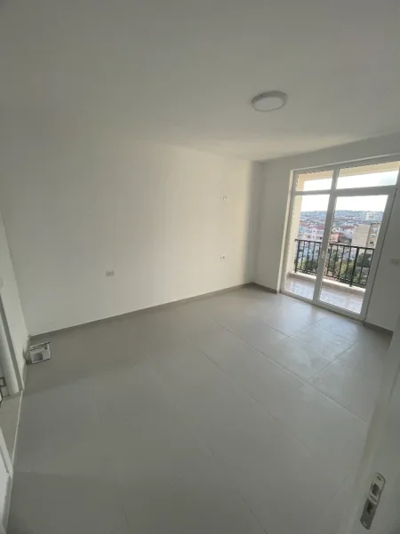 Tirane, jap me qera apartament 2+1+Ballkon Kati 5, 108 m² 40.000 leke