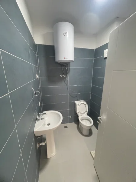 Tirane, jap me qera apartament 2+1+Ballkon Kati 5, 108 m² 40.000 leke