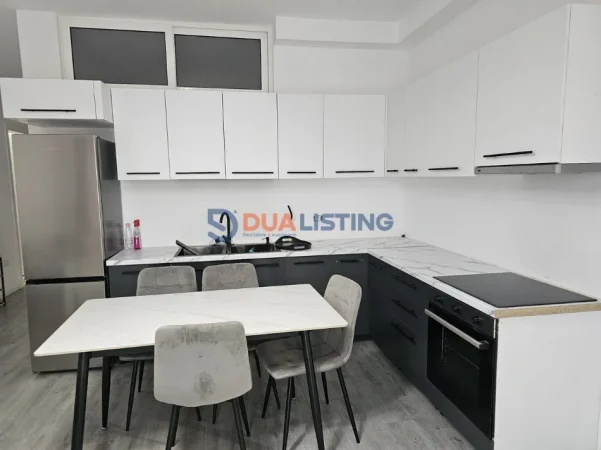 Tirane, jepet me qera apartament 2+1 Kati 3, 78 m² 700 € 