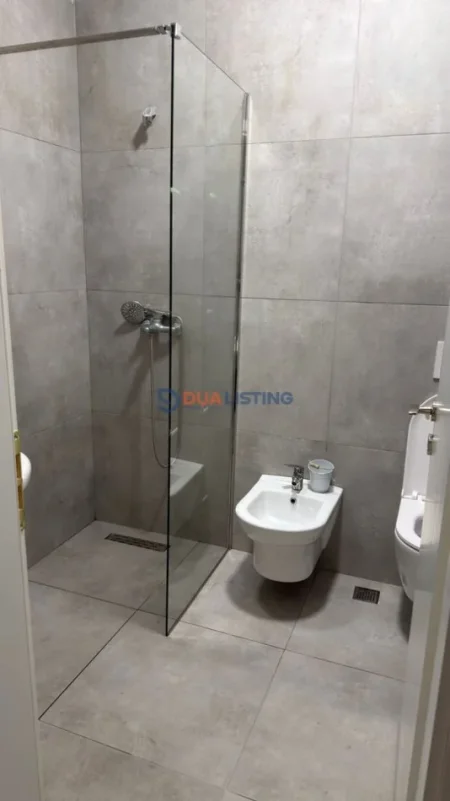 Tirane, jepet me qera apartament 2+1 Kati 3, 78 m² 700 € 