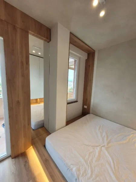 Tirane, jepet me qera apartament 1+1+Ballkon Kati 3, 70 m² 320 € 