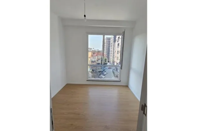 Tirane, jepet me qera apartament 2+1+Ballkon Kati 4, 90 m² 70.000 € (Rruga Egnatia)