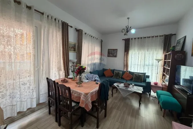 Tirane, shitet apartament 2+1+Ballkon Kati 2, 84 m² 145.000 € (Mangalem)
