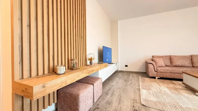 Tirane, jepet me qera apartament 1+1 Kati 1, 80 m² 800 € (Teg)
