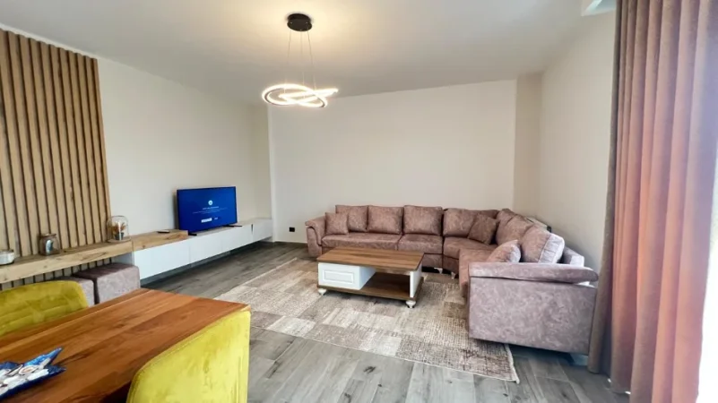 Tirane, jepet me qera apartament 1+1 Kati 1, 80 m² 800 € (Teg)