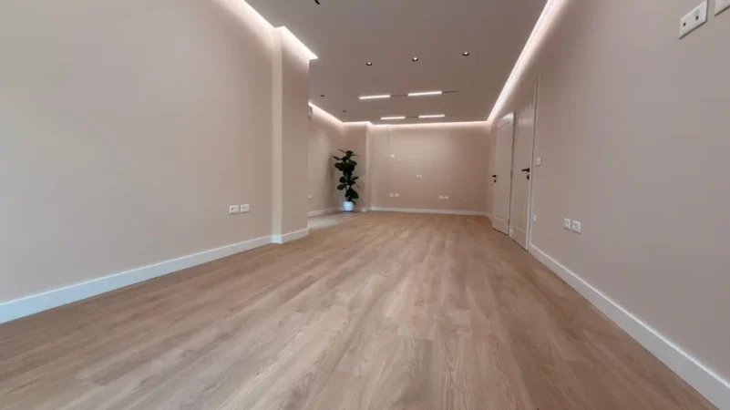 Tirane, jepet me qera zyre Kati 2, 131 m² 2.500 € 