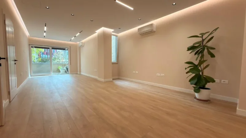Tirane, jepet me qera zyre Kati 2, 131 m² 2.500 € 
