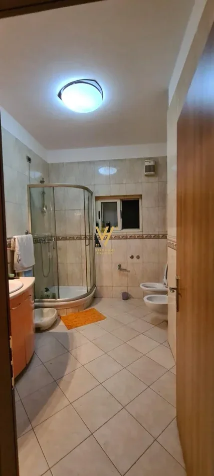 Tirane, shitet Vile 3 Katshe Kati 0, 420 m² 1.000.000 € (RRUGA ISLAM ALLA)
