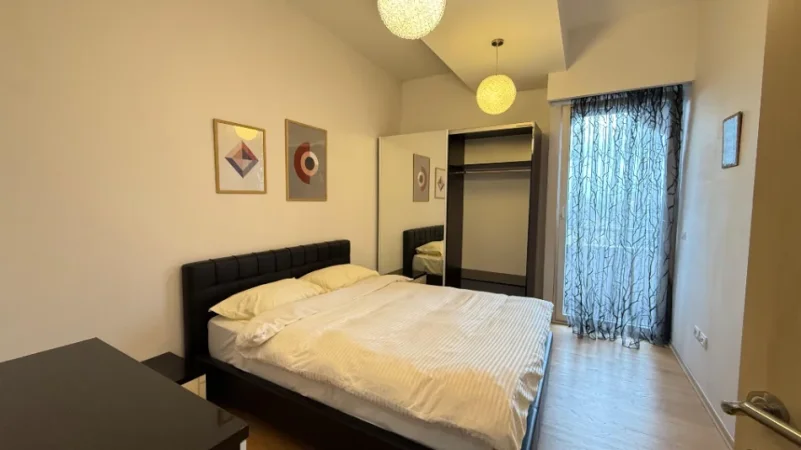 Tirane, jepet me qera apartament 2+1+Aneks+Ballkon Kati 8, 135 m² 2.500 € 