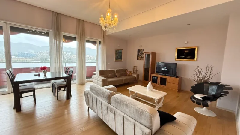 Tirane, jepet me qera apartament 2+1+Aneks+Ballkon Kati 8, 135 m² 2.500 € 