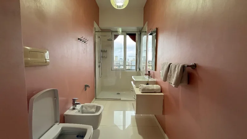 Tirane, jepet me qera apartament 2+1+Aneks+Ballkon Kati 8, 135 m² 2.500 € 