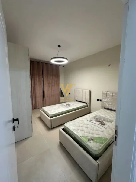 Tirane, jepet me qera apartament 2+1+Ballkon Kati 2, 100 m² 770 € (SELITE)