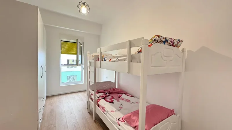 Tirane, jepet me qera apartament 2+1 Kati 2, 90 m² 500 € (Ali Demi)